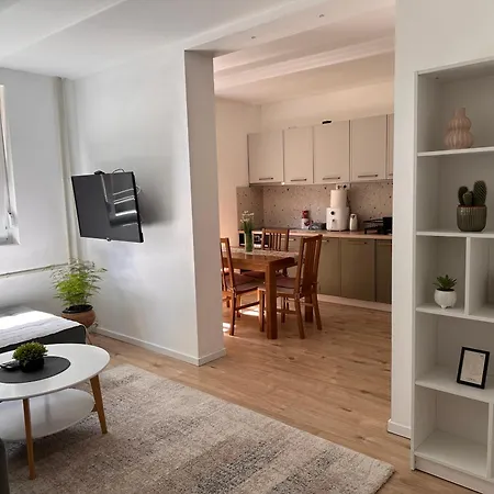 Apartman-5d Apartamento *